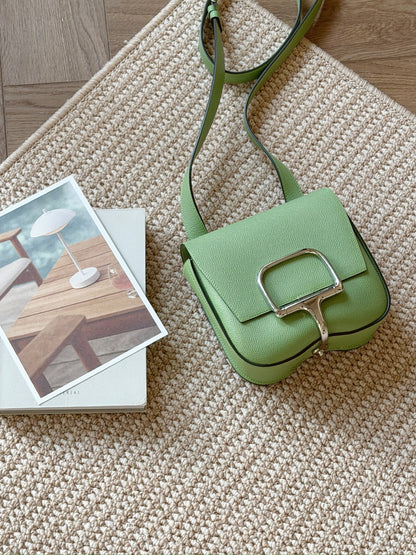 <S - 99成新> Hermès | Della 屁股包 牛油果綠 銀釦