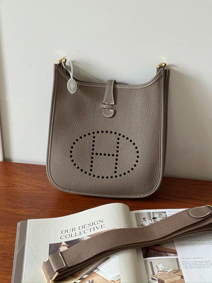 Hermès | Evelyne 23 大象灰 金釦