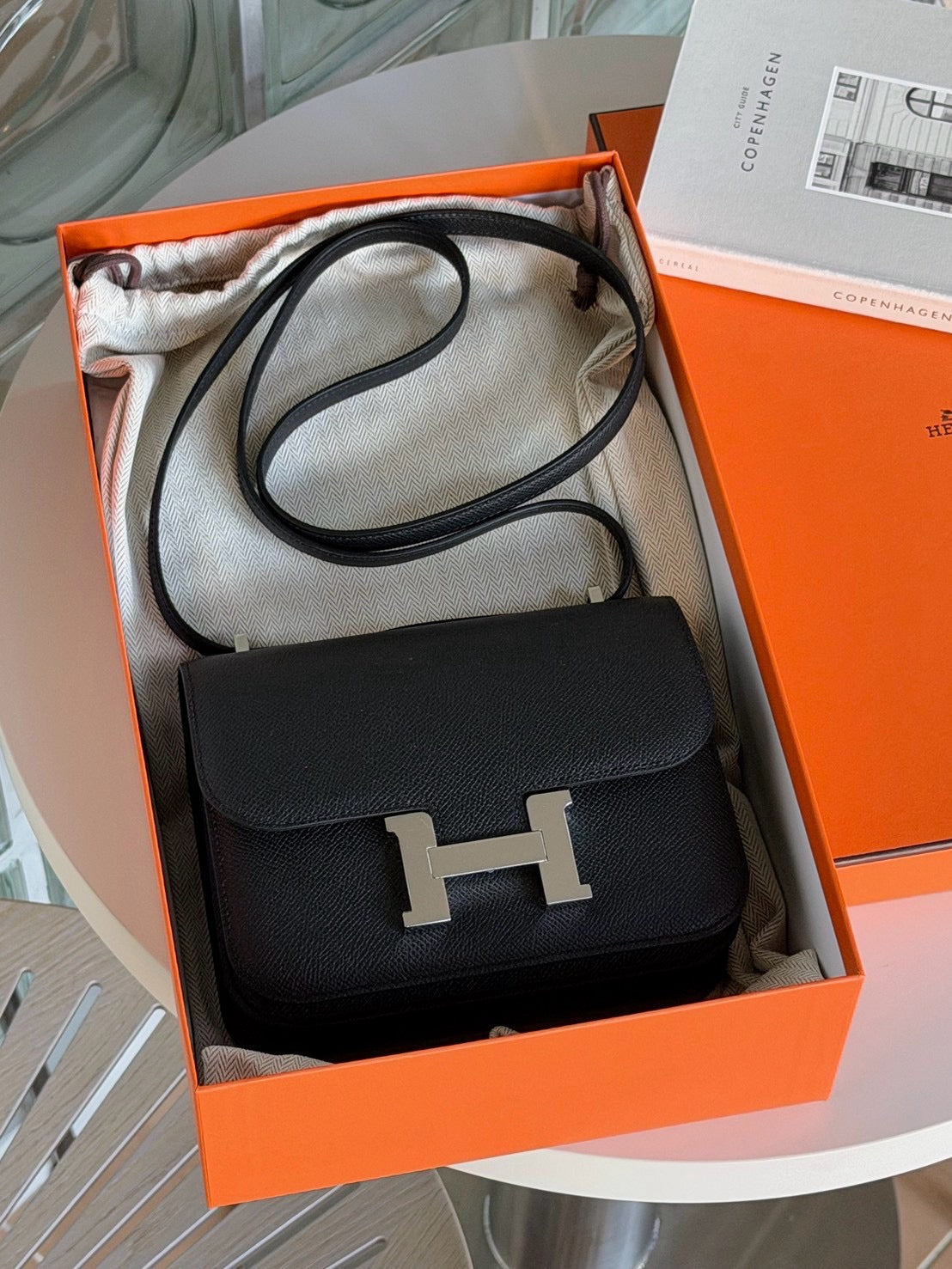 Hermès｜Mini Constance 黑色 銀釦