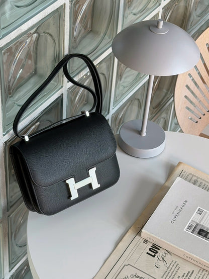 Hermès｜Mini Constance 黑色 銀釦