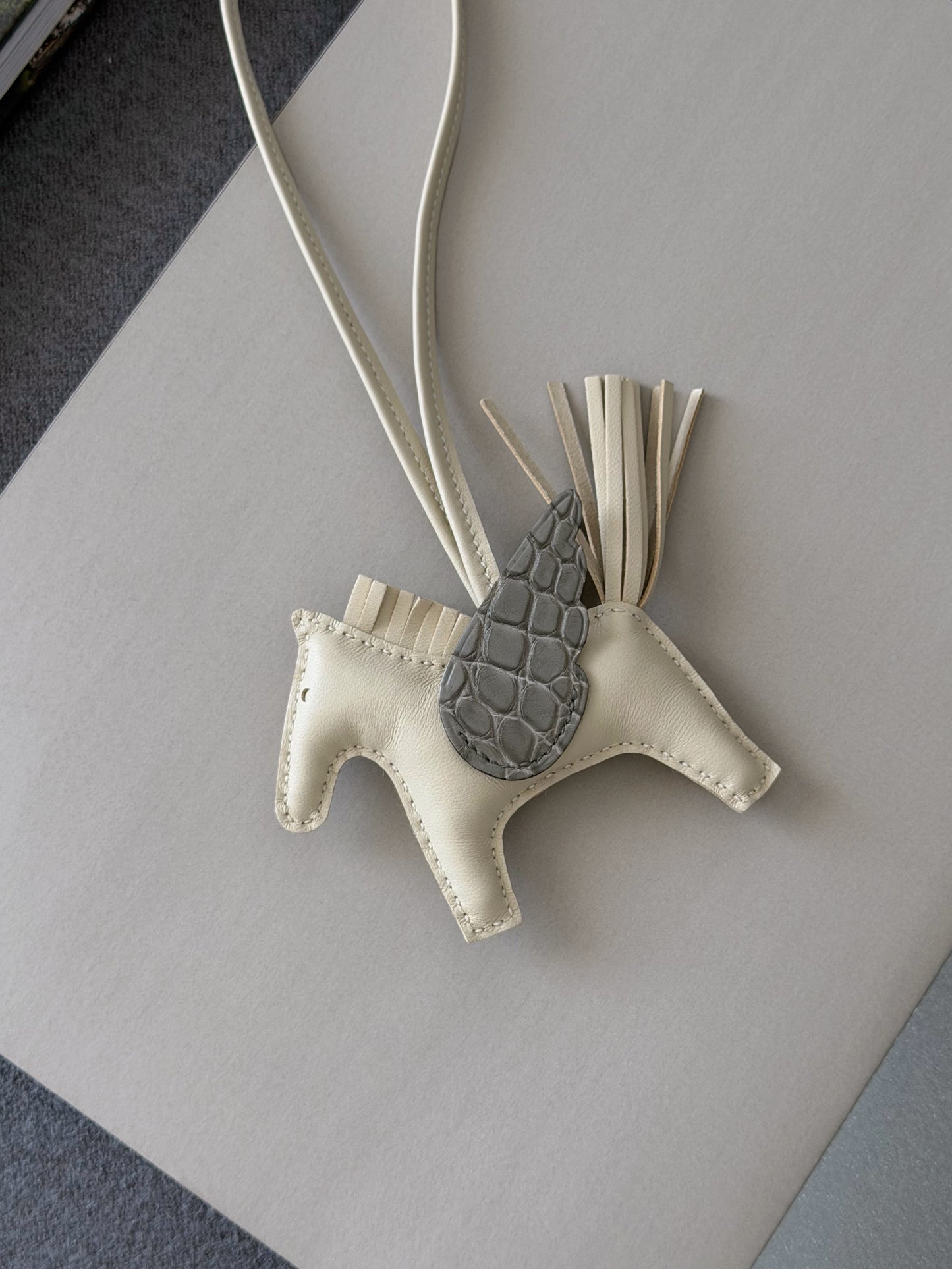 Hermès | Rodeo 小飛馬 奶昔白 Touch