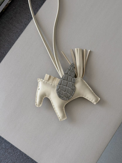 Hermès | Rodeo 小飛馬 奶昔白 Touch