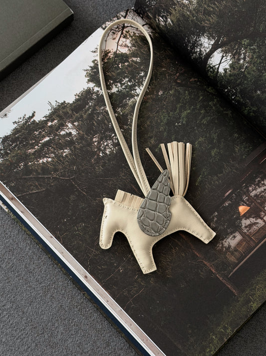 Hermès | Rodeo 小飛馬 奶昔白 Touch