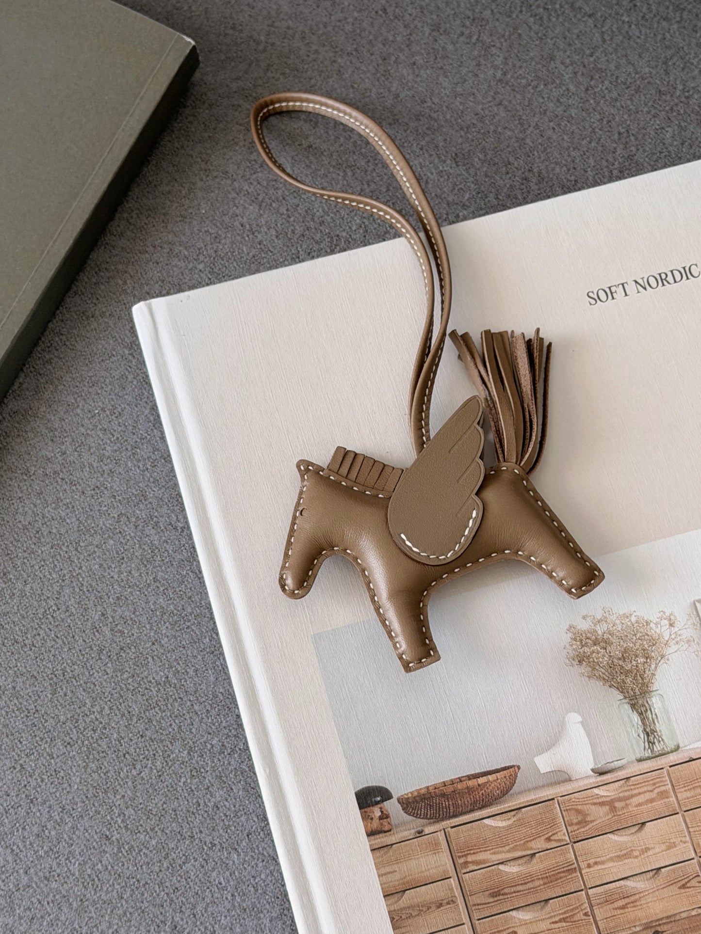 Hermès | Rodeo 小飛馬 大象灰