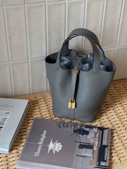 <NS - 全新閒置品> Hermès | Picotin 18 積雨雲灰 金釦