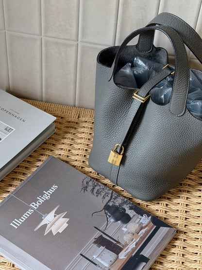 <NS - 全新閒置品> Hermès | Picotin 18 積雨雲灰 金釦