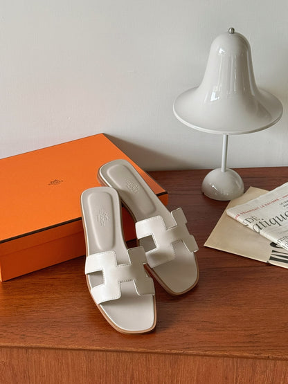 Hermès | Oran 涼鞋 米色