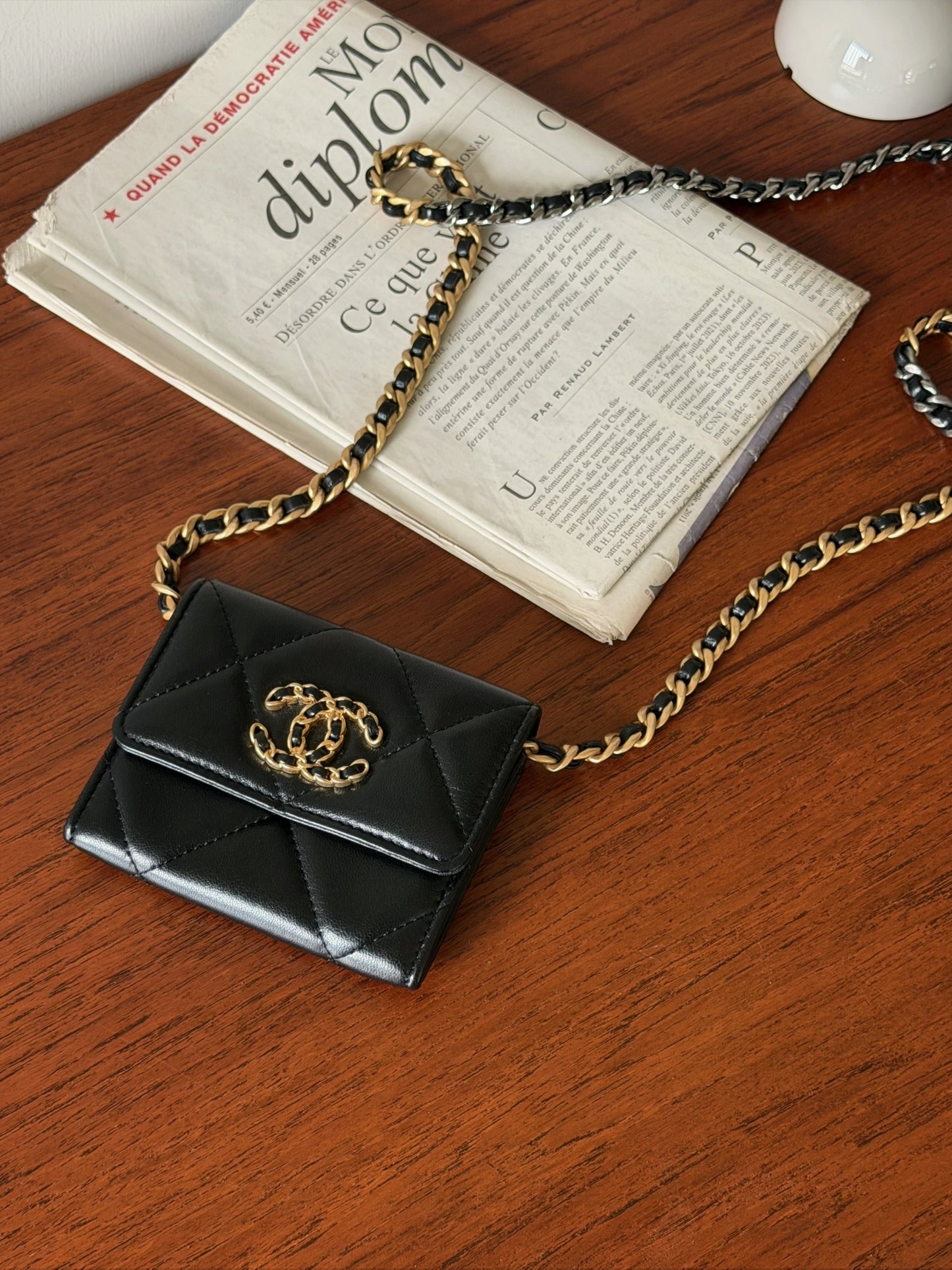 <S - 99成新> Chanel | 19 Mini WOC
