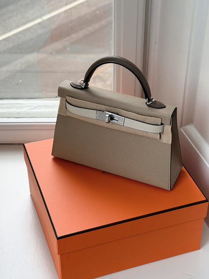Hermès | Mini Kelly II Trench 風衣灰 × Craie 奶昔白 × Etoupe 大象灰 銀釦 Epsom