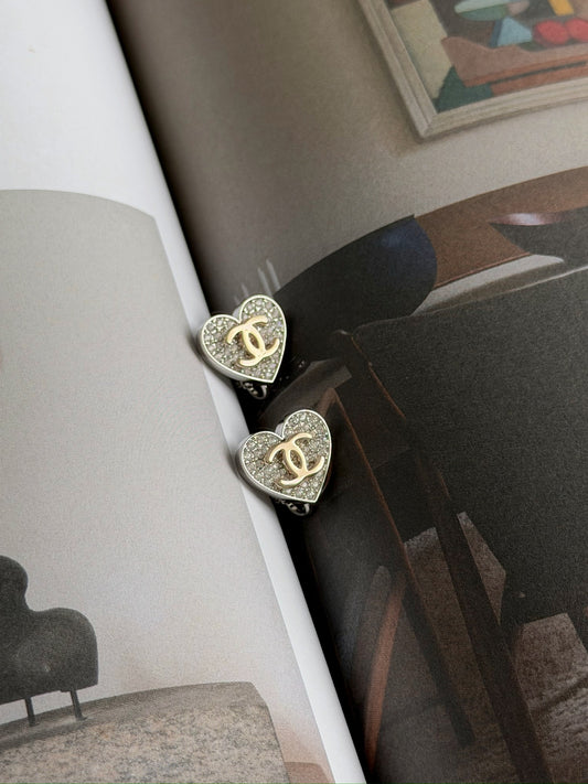 Chanel｜26P 滿鑽愛心 耳夾