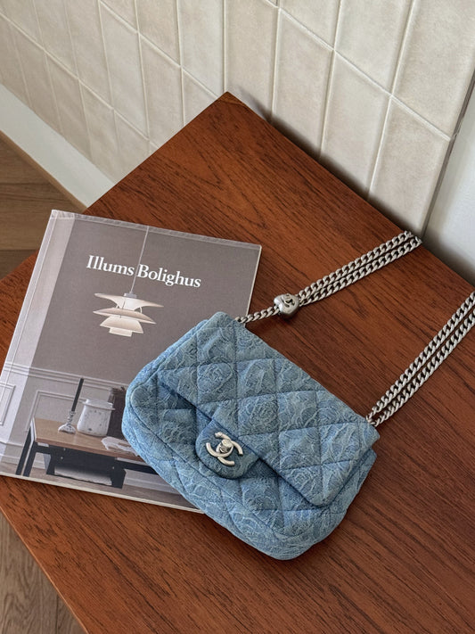 <S-99成新> Chanel Mini CF 牛仔 愛心調節釦