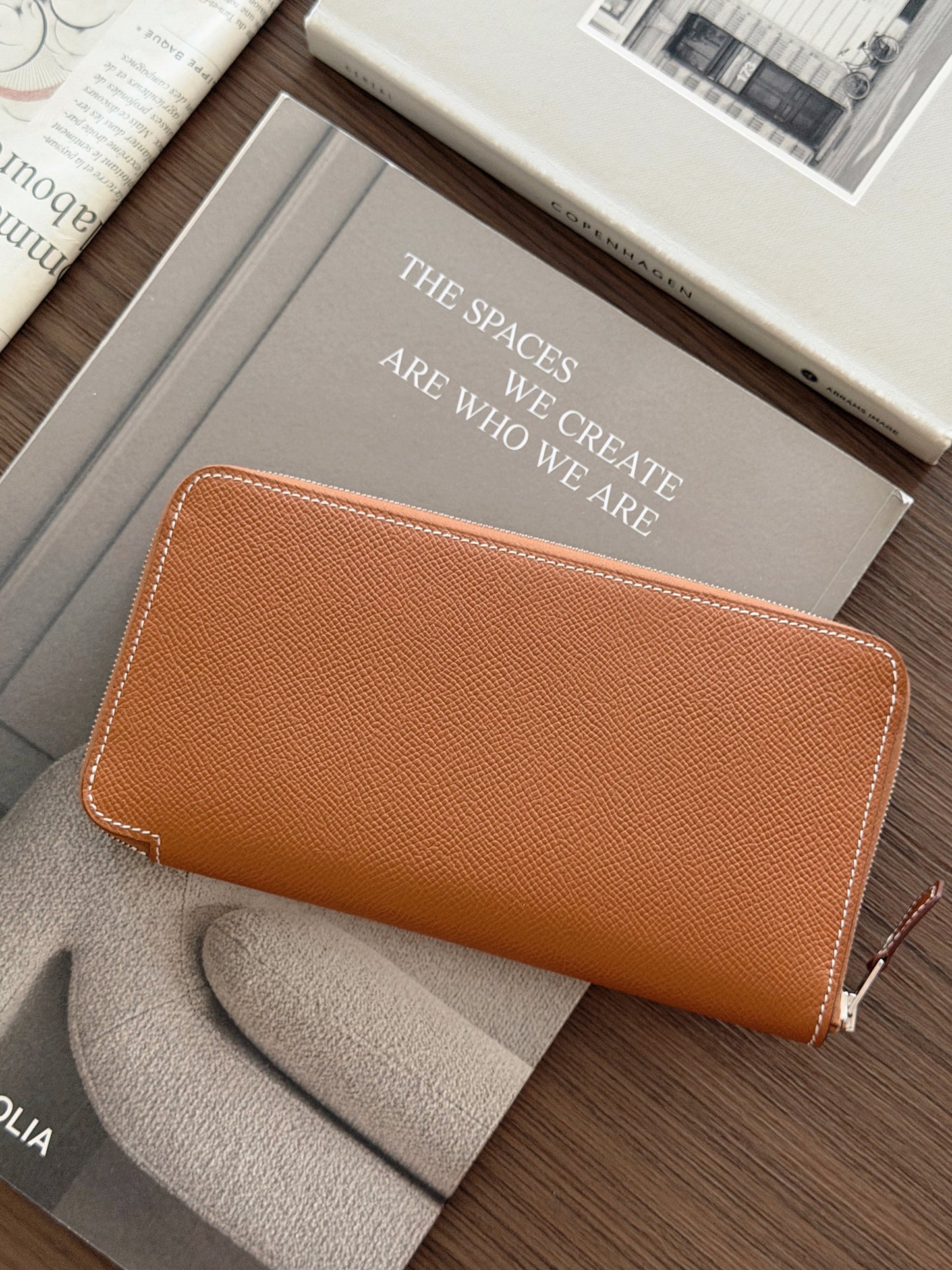 Hermès | Silk’in Wallet 絲巾長夾 金棕色 × 自由之城