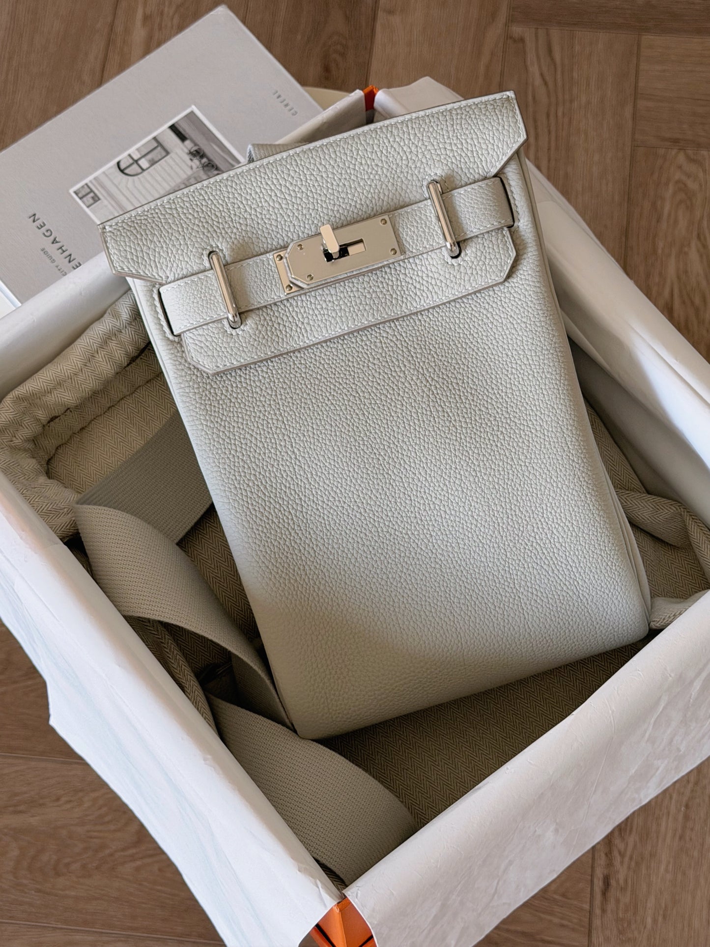 Hermès | Hac a dos PM 冰川白 內裡拼接藍色