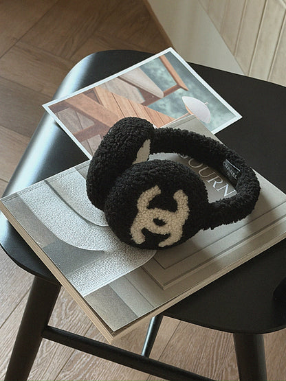 Chanel | Earmuffs 泰迪毛耳罩 黑色x白色雙C