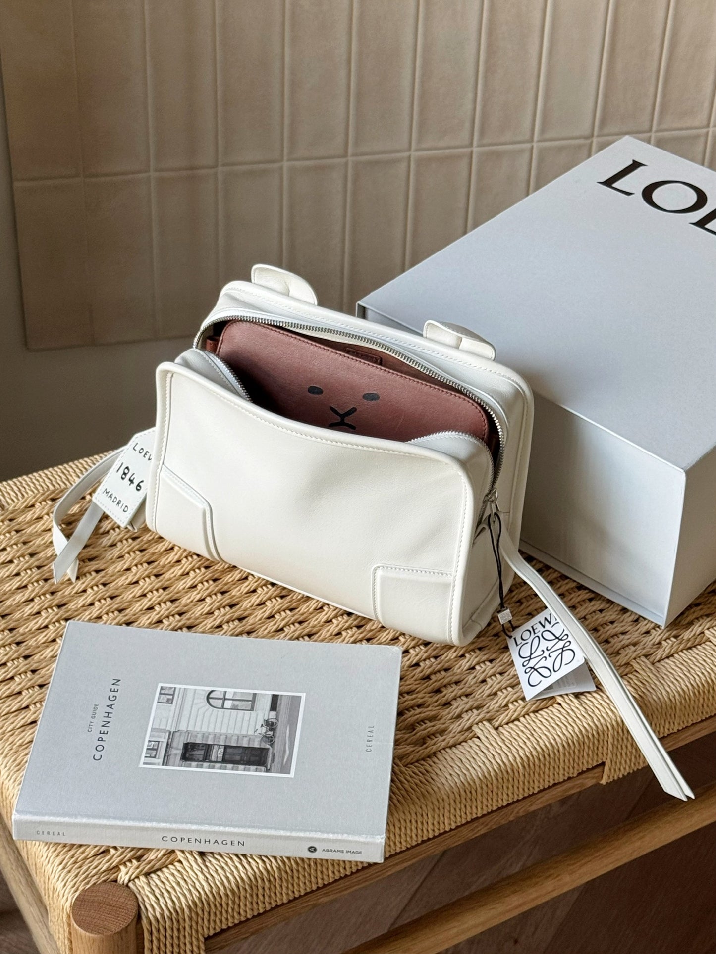 Loewe | 1846Madrid 限定款 獅子包 Amazona 180 bag 白色