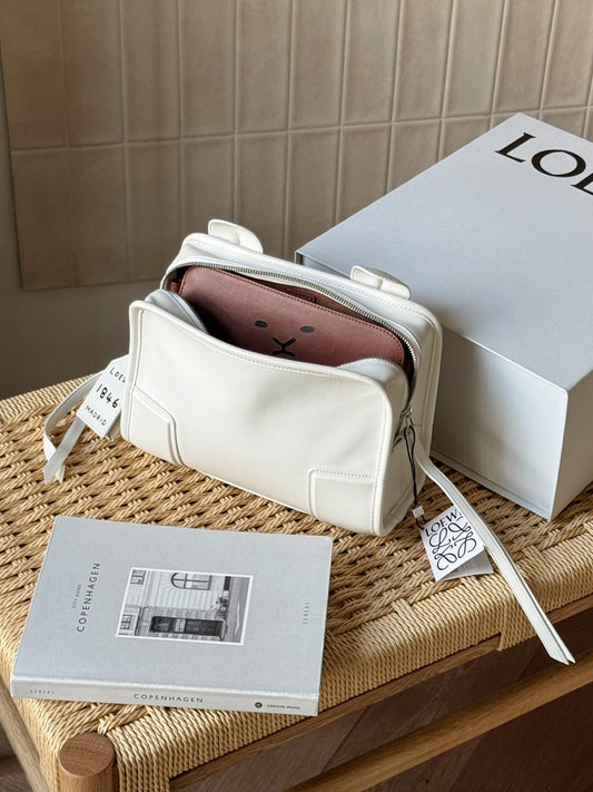 Loewe | 1846Madrid 限定款 獅子包 Amazona 180 bag 白色