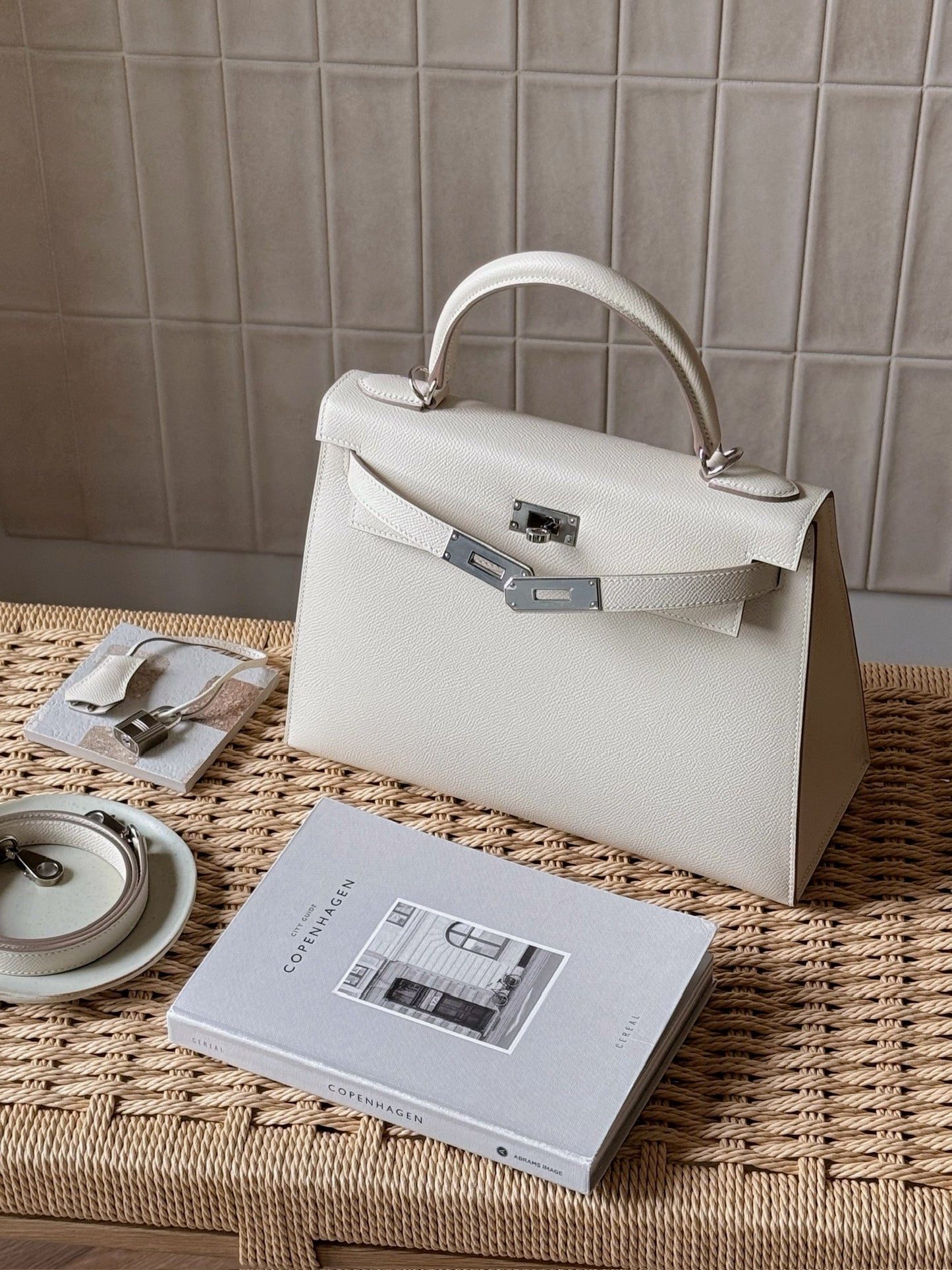 <NS - 全新閒置品> Hermes | Kelly 28 奶昔白 銀釦