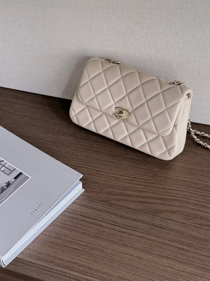 <S-99成新> Chanel | 25S 口蓋包 奶茶色