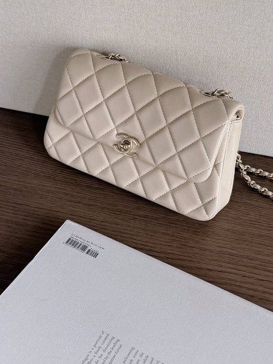 <S-99成新> Chanel | 25S 口蓋包 奶茶色