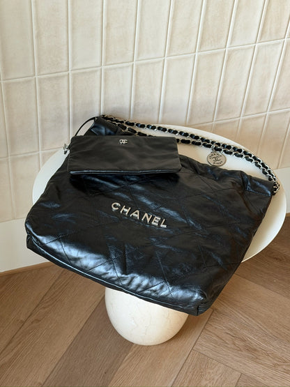 <S - 99成新> Chanel | 22 Bag 黑色 銀釦 Medium Size