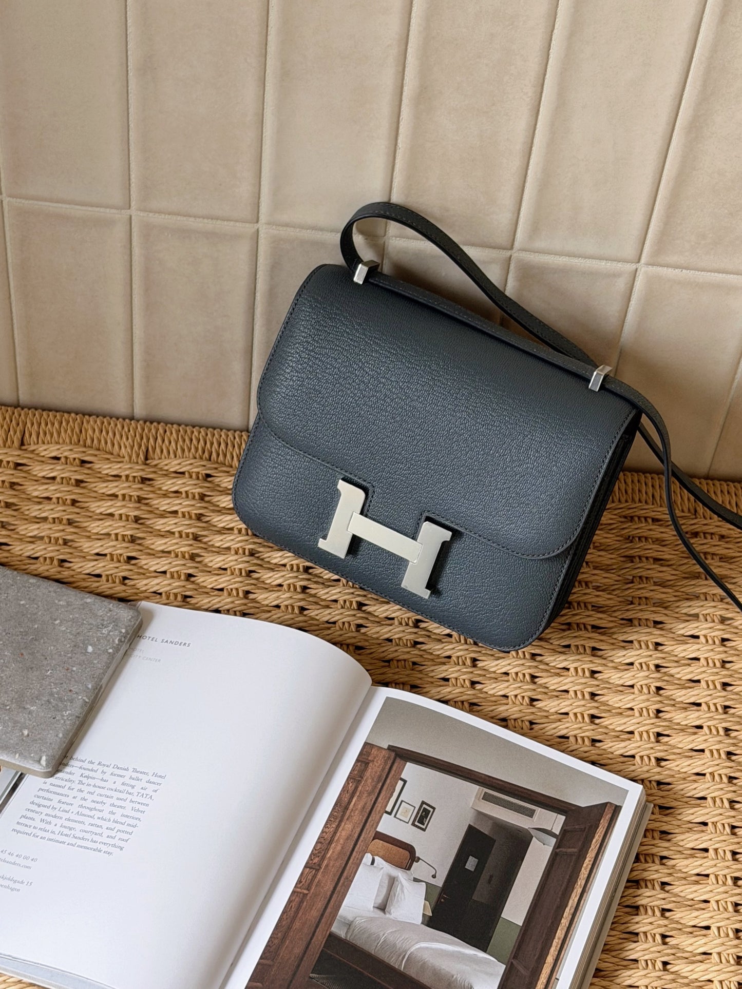 <NS - 全新閒置品> Hermès | Mini Constance 18 碳灰色 銀釦 山羊皮