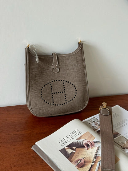 Hermès | Evelyne 23 大象灰 金釦