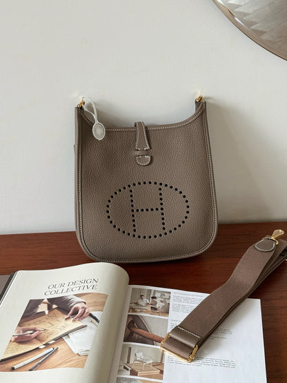 Hermès | Evelyne 23 大象灰 金釦