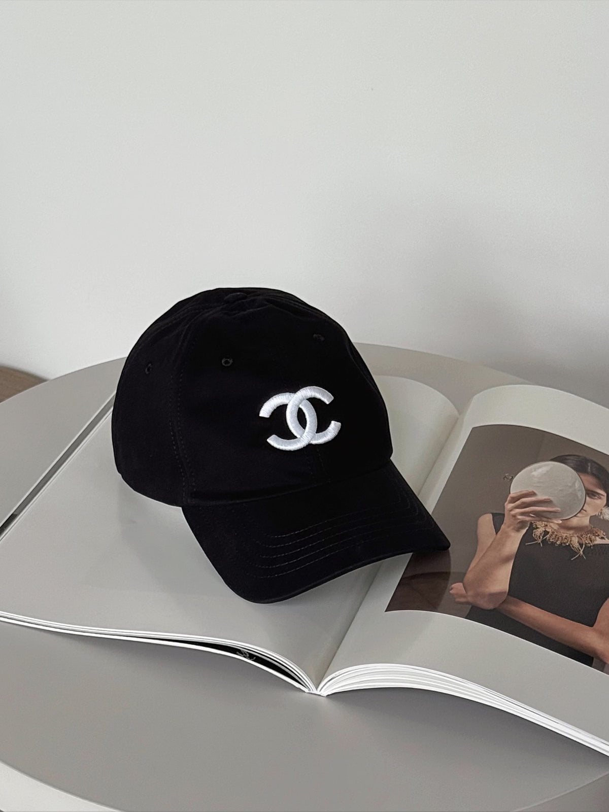 Chanel | 經典雙C棒球帽 黑白熊貓配色
