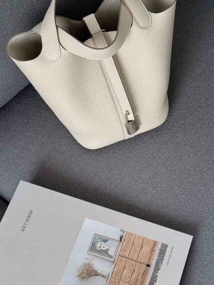Hermès｜Picotin 18 奶昔白 銀釦
