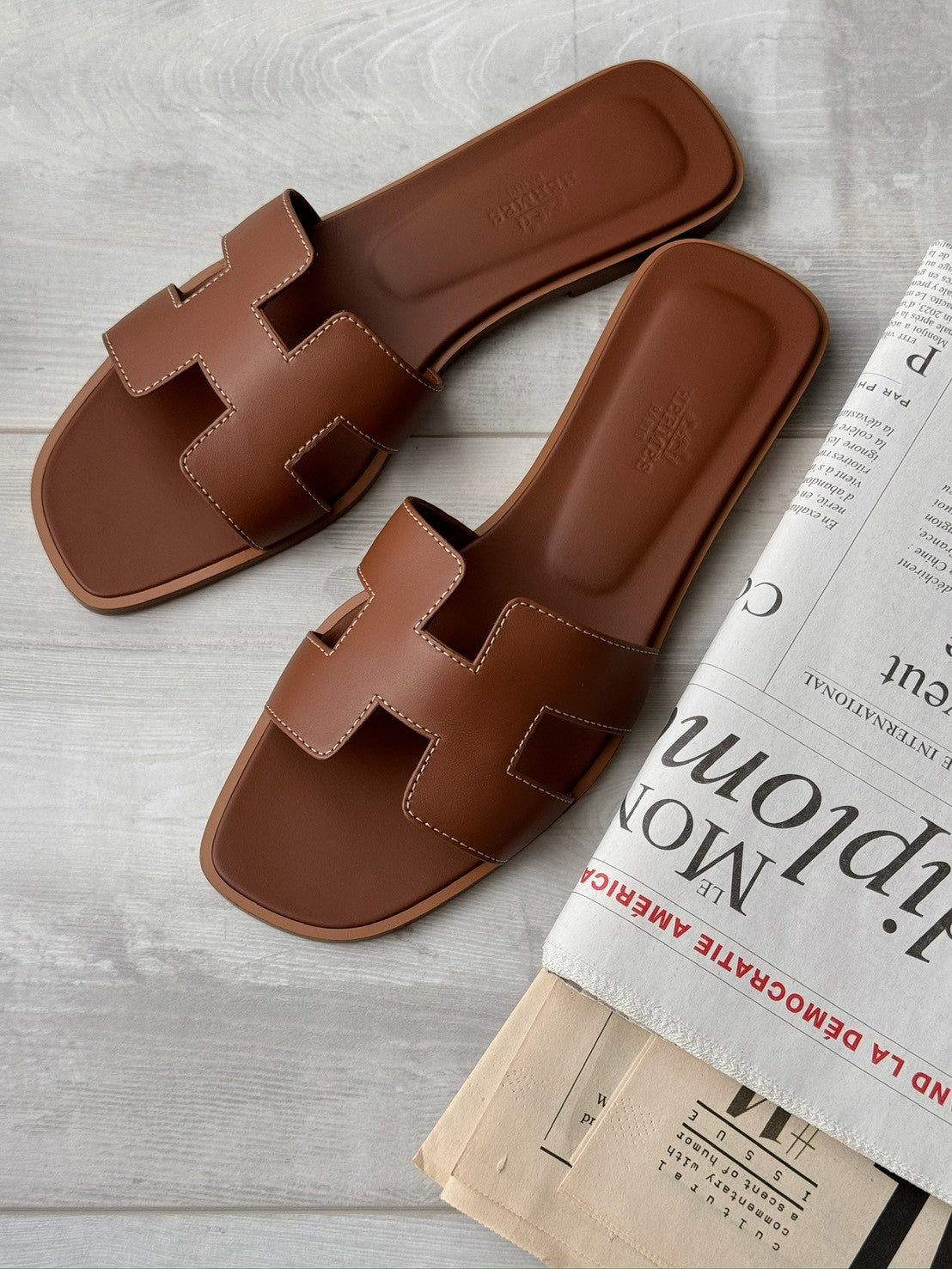 Hermès | Oran Sandals 金棕色