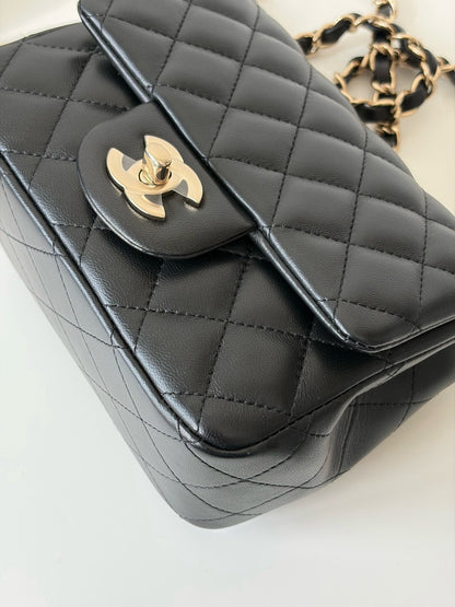 <S - 99成新> Chanel | 方胖子 黑色 金釦 羊皮