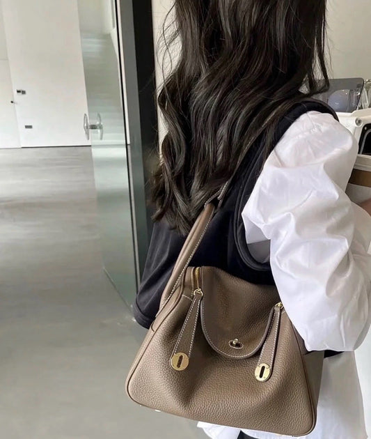 Hermès | Lindy 26 大象灰 金釦