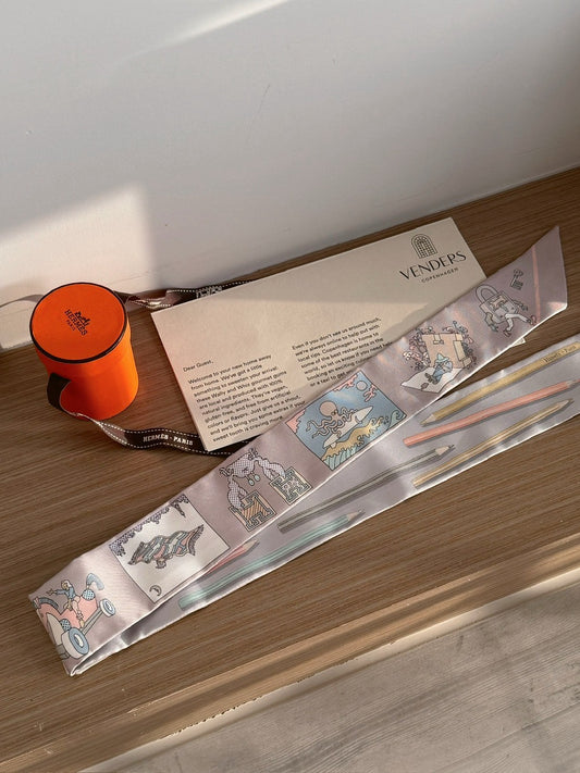 Hermès | 絲巾 Twilly A Vos Crayons et Carré Libre 繪色靈光