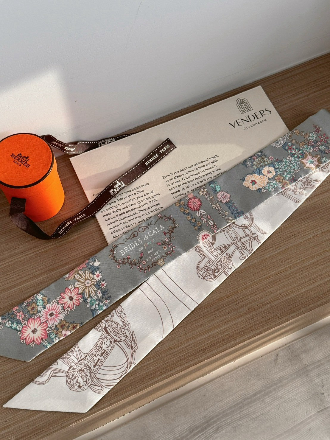 Hermès | 絲巾 Twilly Brides De Gala 華麗的韁轡 水藍色