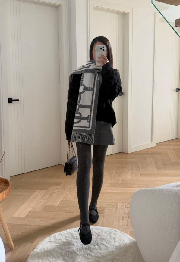 Hermès | Petite Casaque Coaching 圍巾 白色 × 灰色