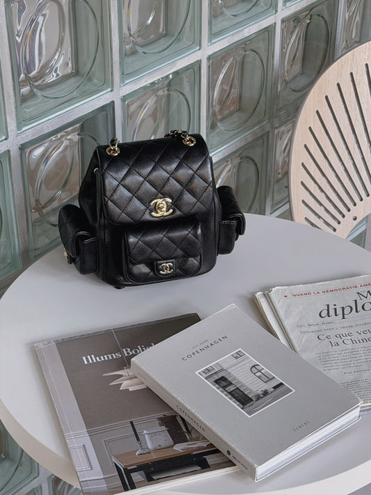 <S - 99成新> Chanel｜Duma 炸彈後背包 黑色 荔枝牛皮 金釦