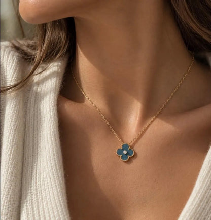 VCA｜聖誕限定 Alhambra Holiday Pendant 幸運草項鍊