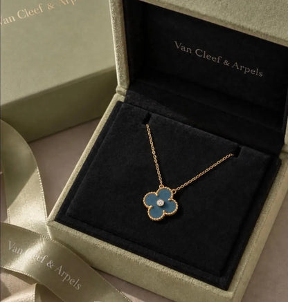 VCA｜聖誕限定 Alhambra Holiday Pendant 幸運草項鍊