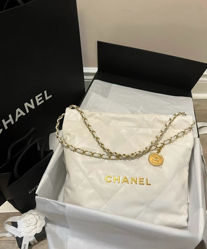 <NS - 未使用新品> Chanel｜22 Bag Medium Size 白色 金釦