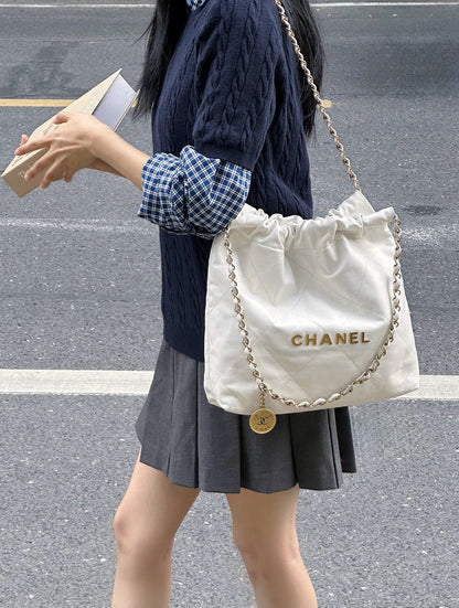 <NS - 未使用新品> Chanel｜22 Bag Medium Size 白色 金釦