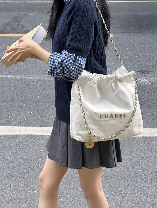 <NS - 未使用新品> Chanel｜22 Bag Medium Size 白色 金釦