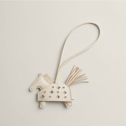 Hermès | Rodeo 鉚釘小馬 奶昔白