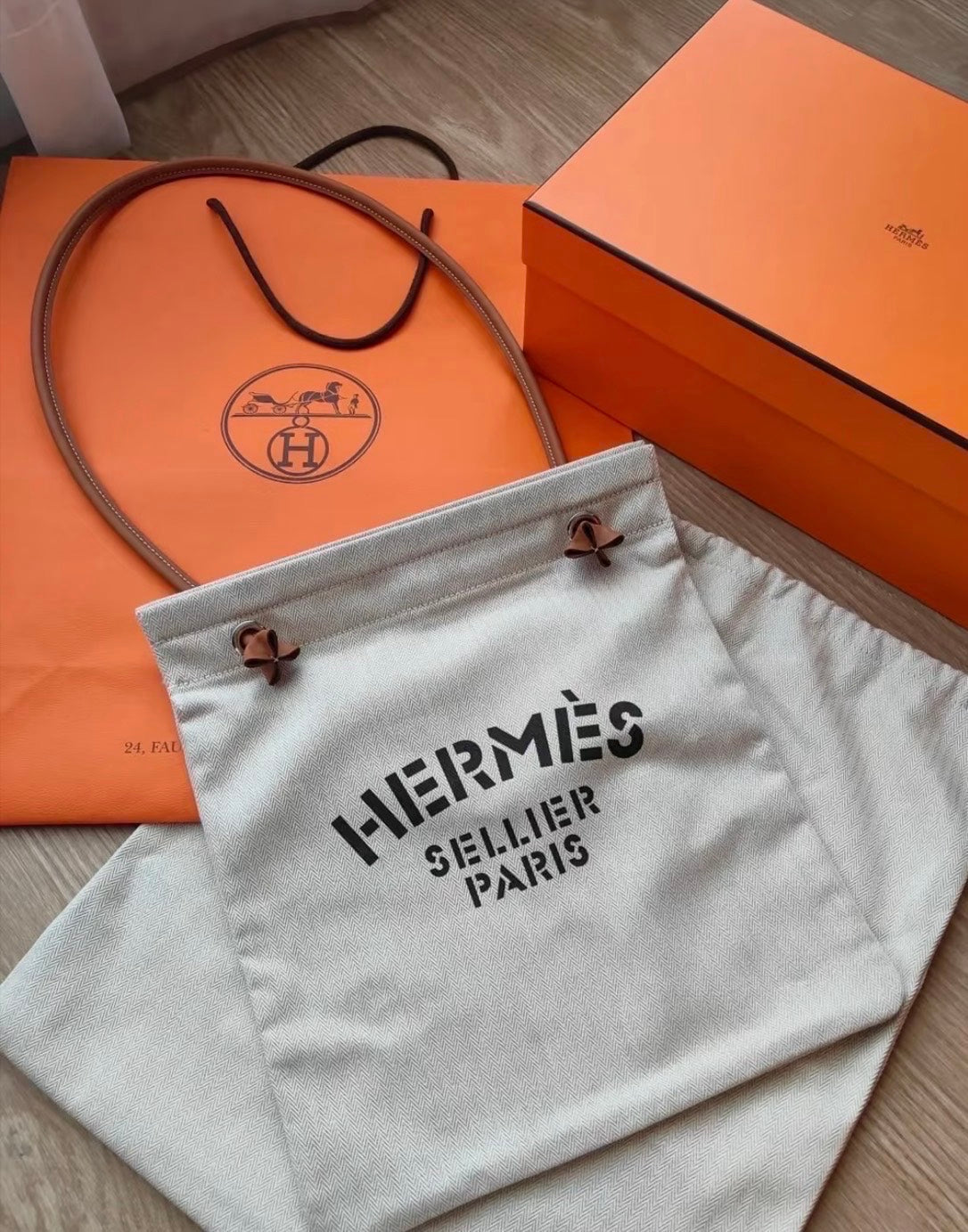 Hermès | Aline 帆布包 奶昔白