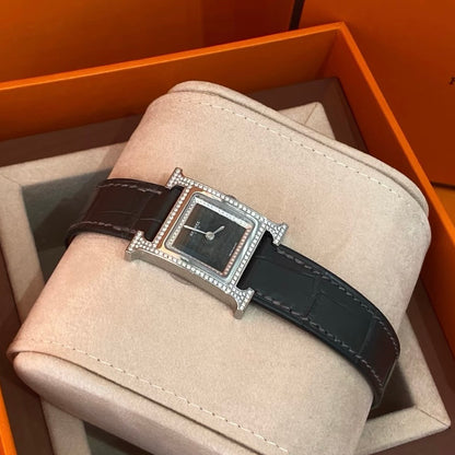 Hermès | Heure H 腕錶 石墨灰 x 雙排鑽 x 黑曜石面盤 x 鱷魚皮錶帶