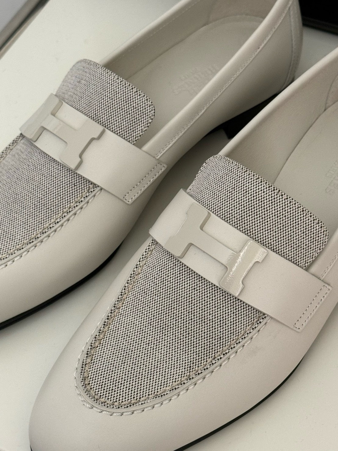 Hermès | Paris 樂福鞋 白色