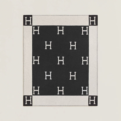 Hermès | Avalon 薄毯 淺米色 / 深灰色