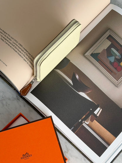 Hermès | 絲巾短夾 米爾頓黃 x 繽紛馬戲團內裡