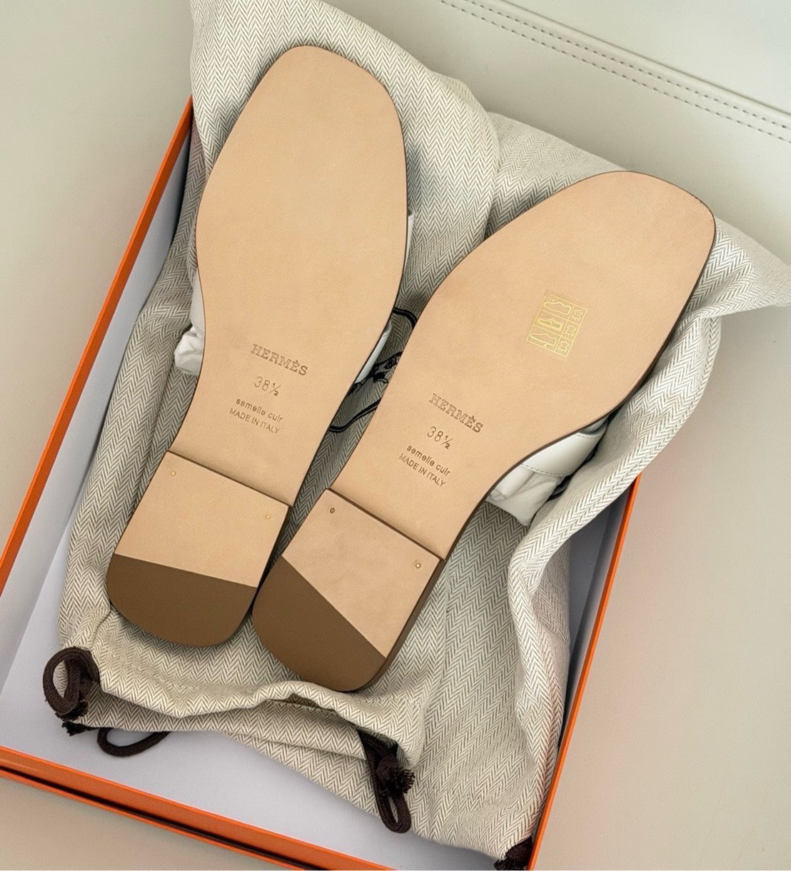 Hermès | Oran 經典H拖鞋 白色 × 冰川藍